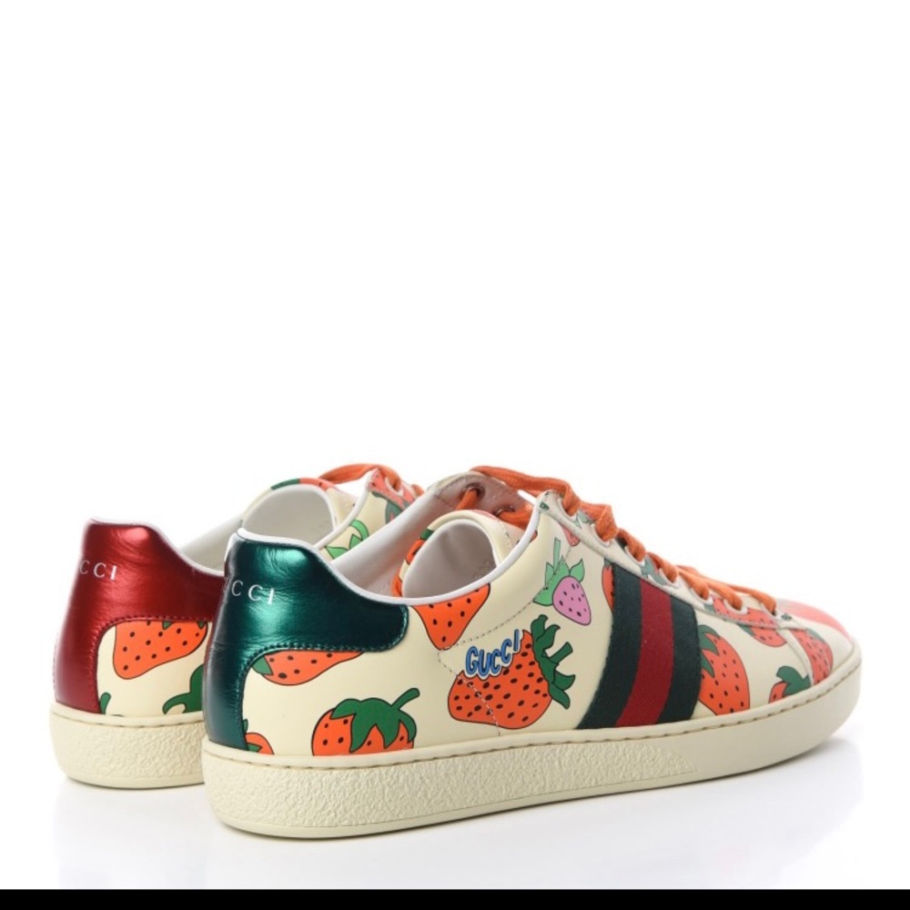 NWT GUCCI Calfskin Web Strawberry Print Womens Ace Sneakers 36 Ivory Red Green